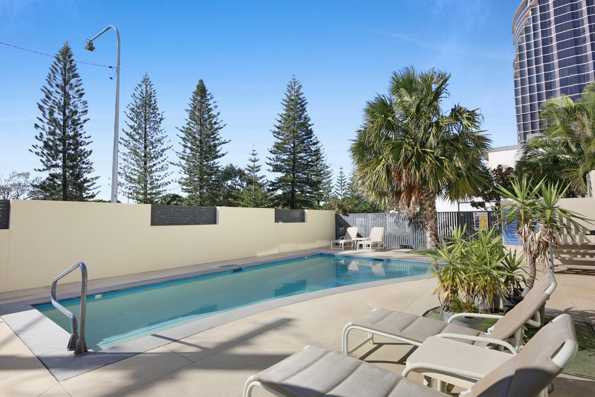 3/82 The Esplanade Burleigh Heads 16