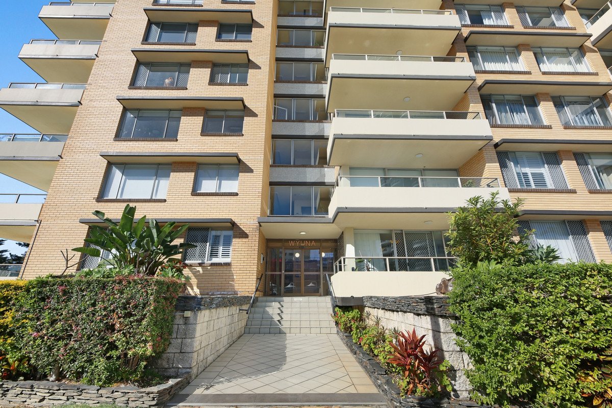 3/82 The Esplanade Burleigh Heads 21