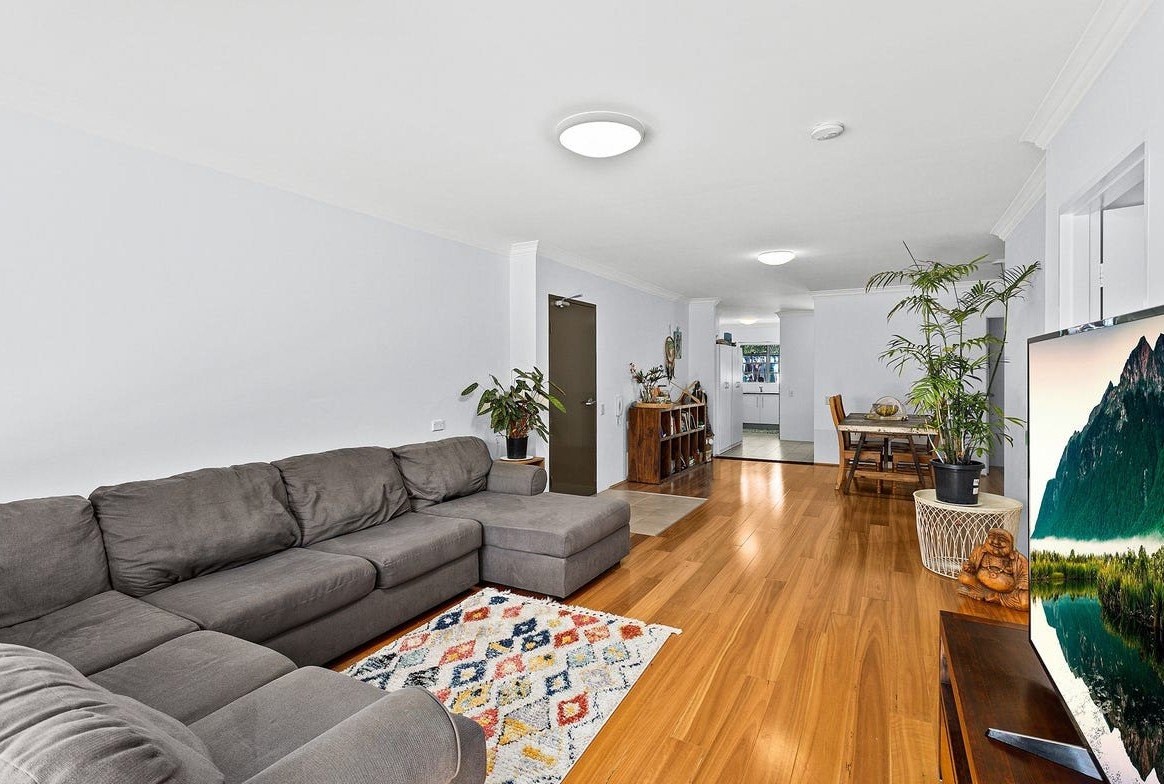 38/20-26 Addison Street SHELLHARBOUR 2