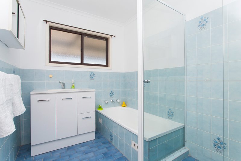 383 Long Point rd East  SINGLETON 6