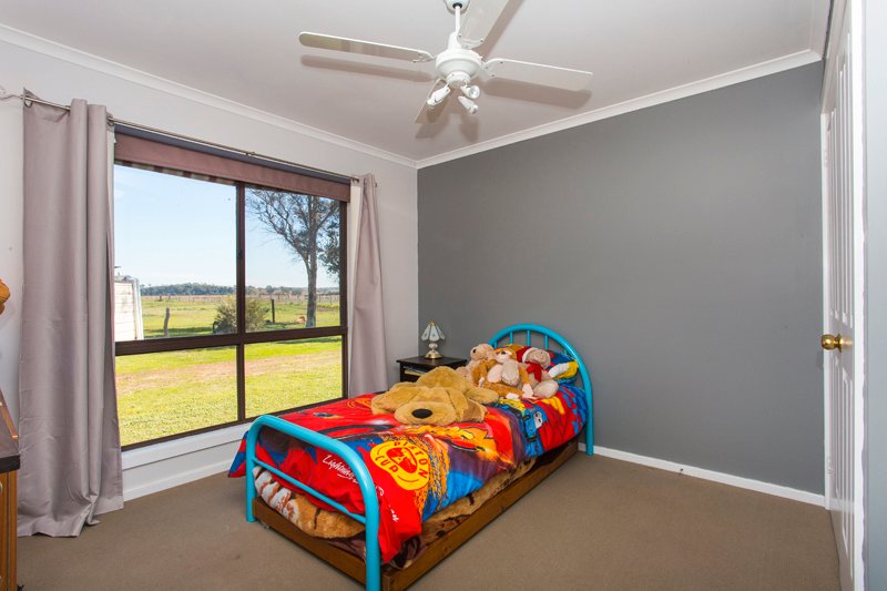 383 Long Point rd East  SINGLETON 12