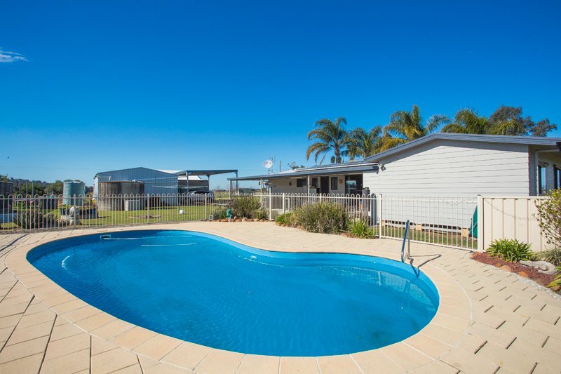 383 Long Point rd East  SINGLETON 14