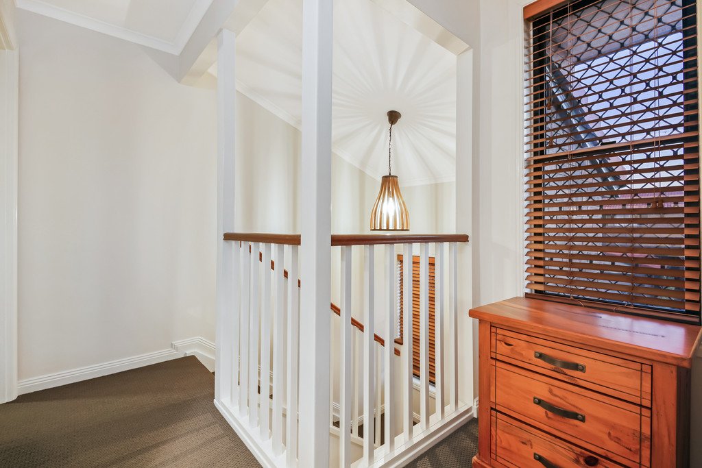 38/5-15 Galeen Drive BURLEIGH WATERS 8