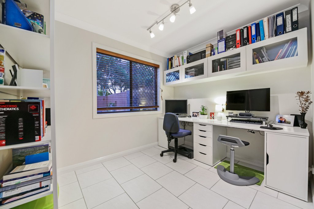 38/5-15 Galeen Drive BURLEIGH WATERS 12