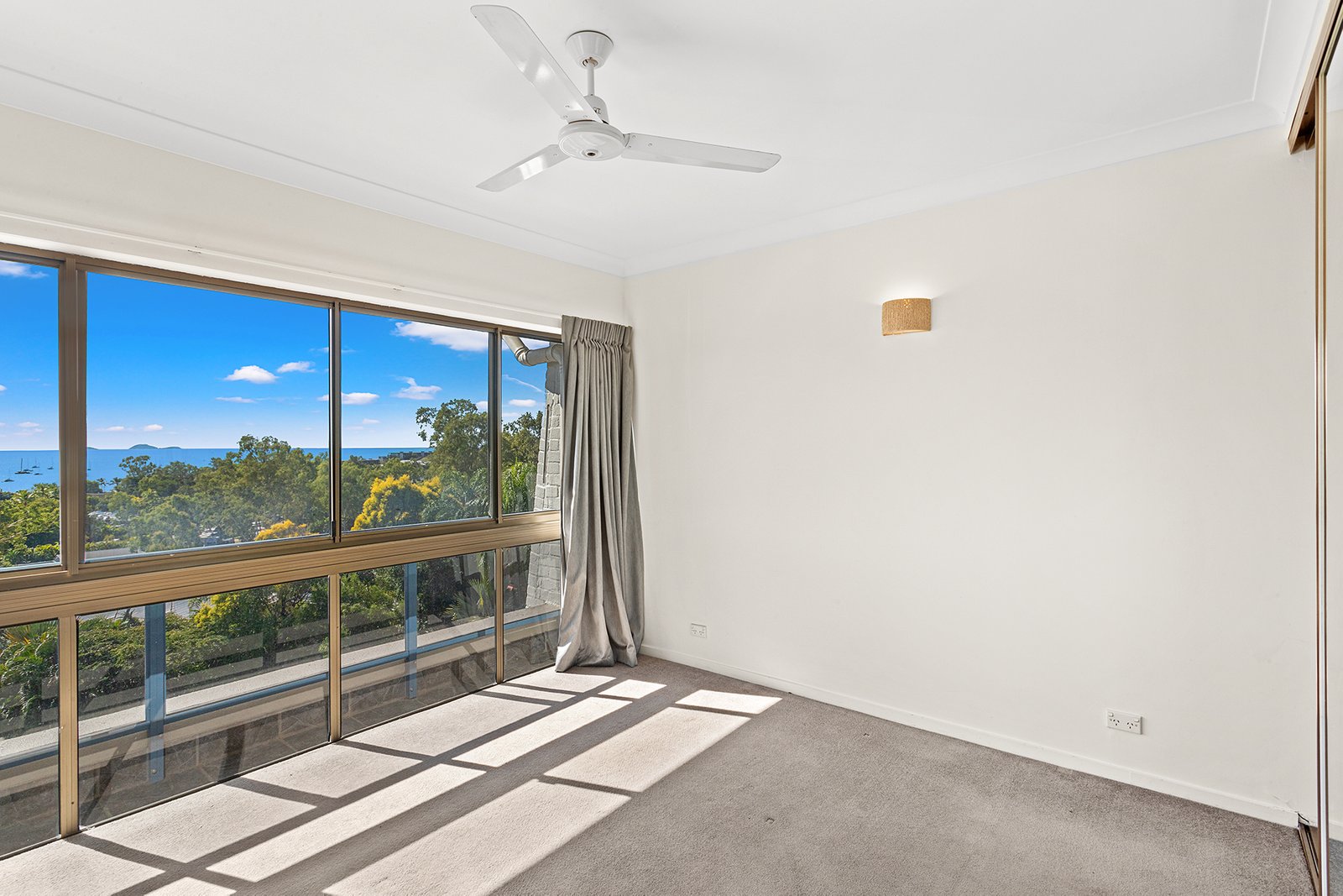 38/6 Eshelby Drive CANNONVALE 7