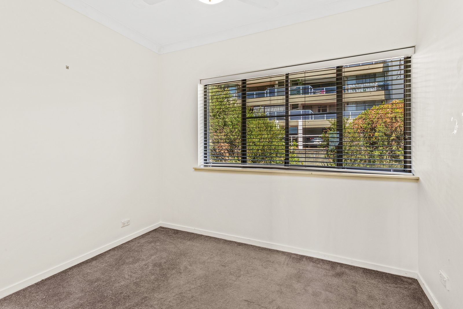38/6 Eshelby Drive CANNONVALE 9