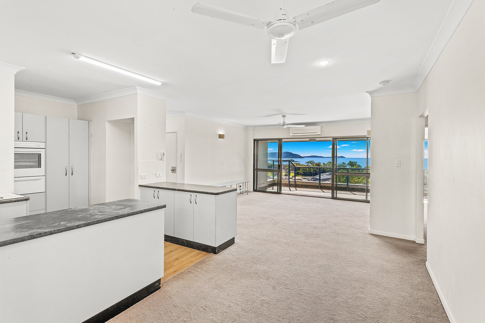 38/6 Eshelby Drive CANNONVALE 11