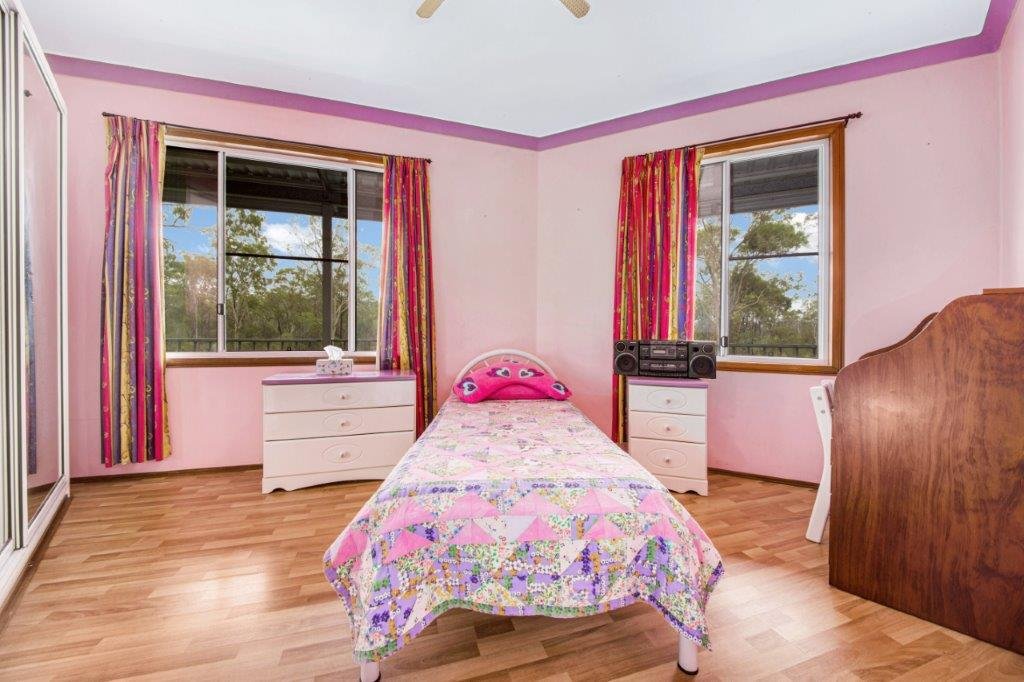 386 INTREPID Drive FORESHORES 6