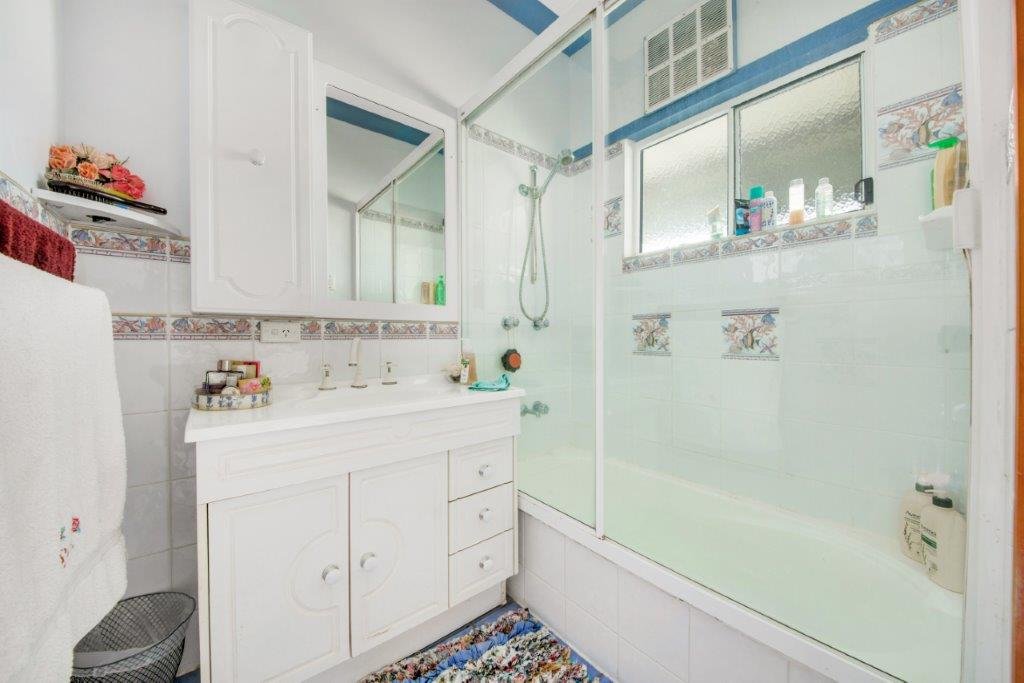 386 INTREPID Drive FORESHORES 10