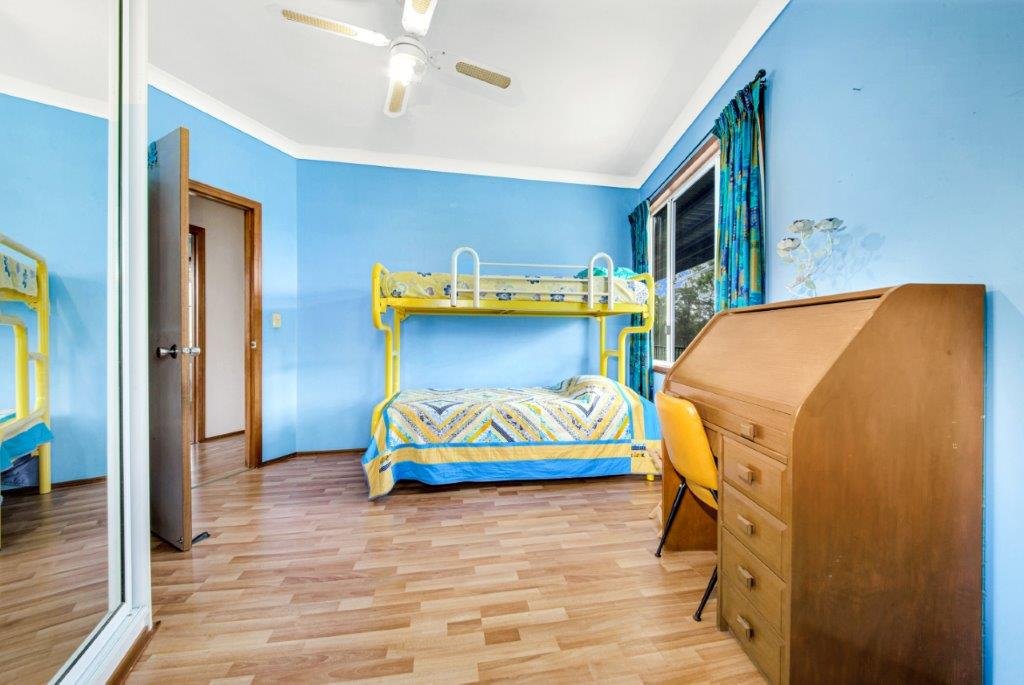 386 INTREPID Drive FORESHORES 5