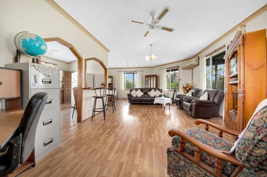 386 INTREPID Drive FORESHORES 12