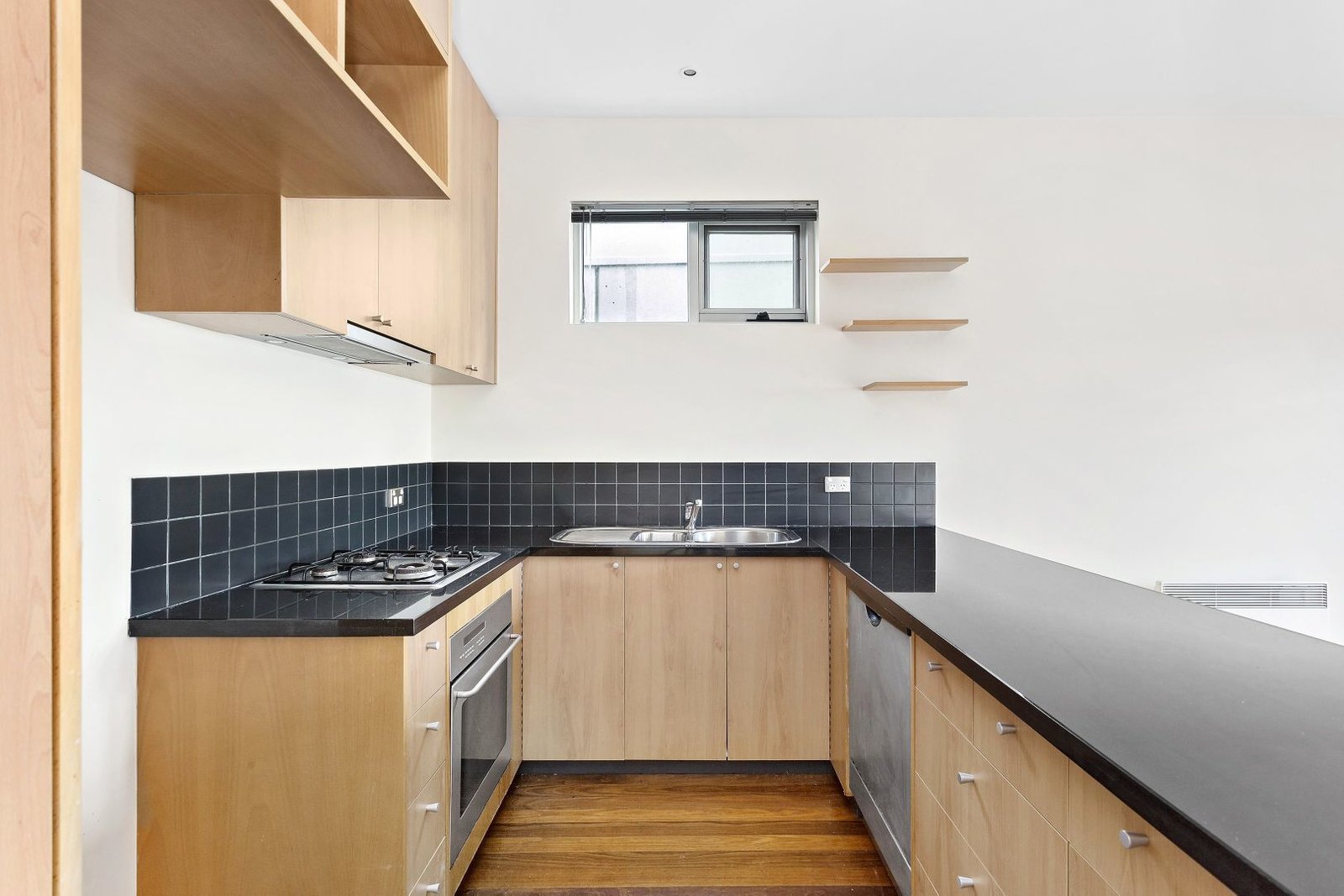 Gallery: 3/86A Marine Parade