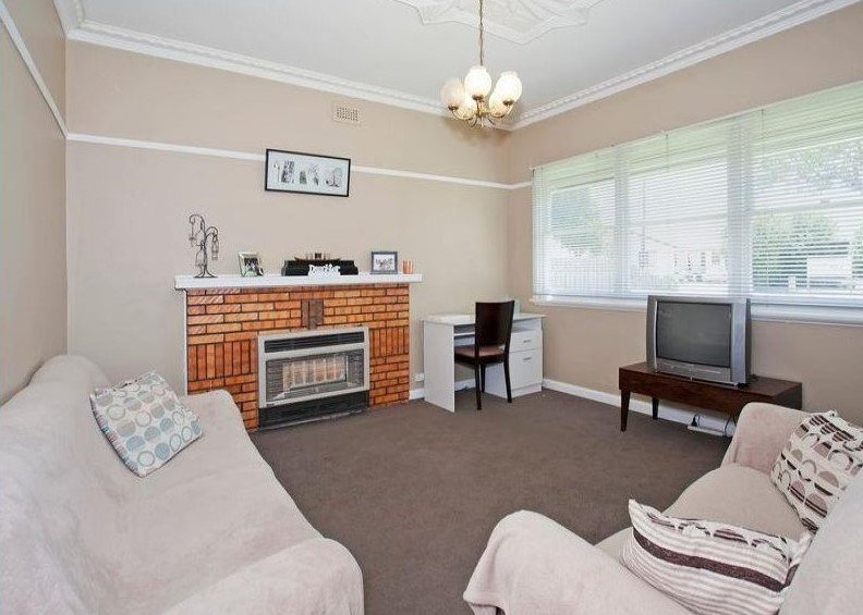 Gallery: 387 Autumn Street