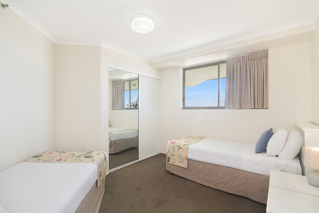 38/70-80 Marine Parade COOLANGATTA 4