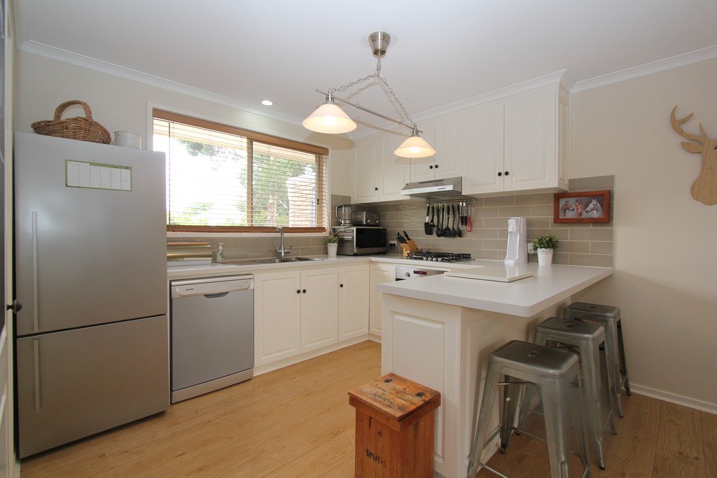 3/88 Atkinson Street BALLAN 11