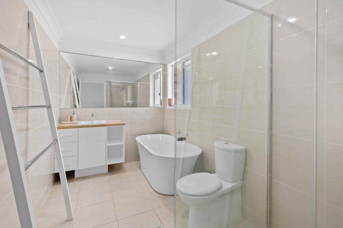 38/9-15 Harrier Drive Burleigh Waters 8