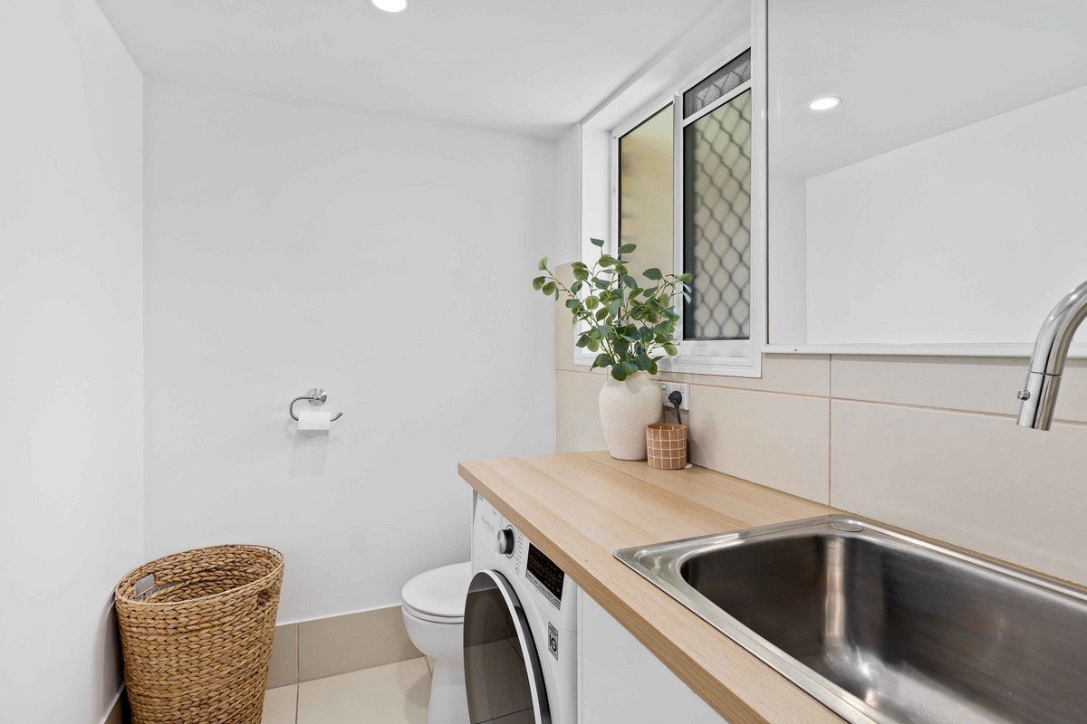 38/9-15 Harrier Drive Burleigh Waters 14