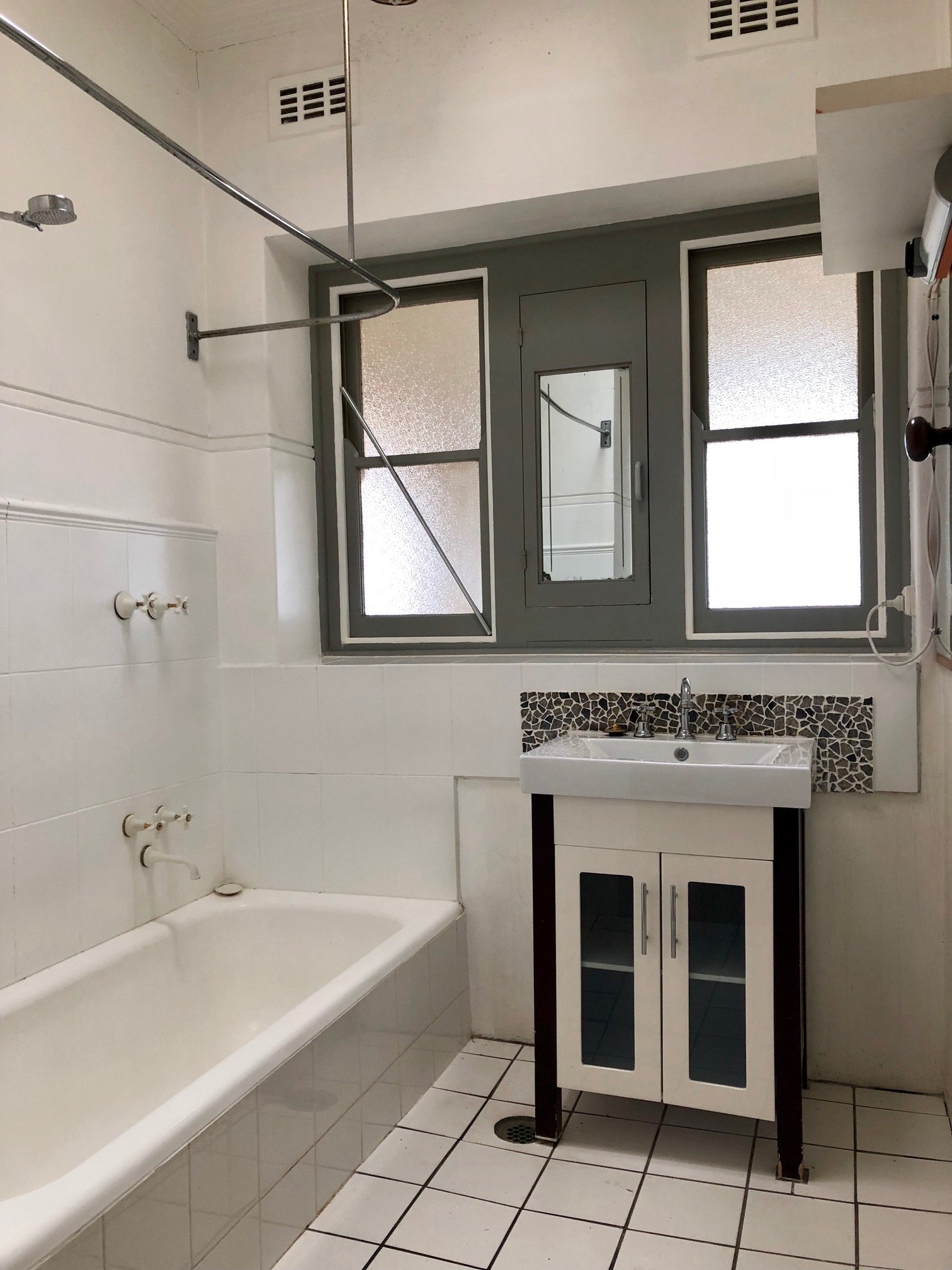 389 Fallon Street NORTH ALBURY 8