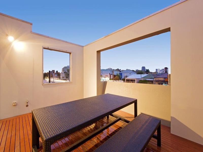Gallery: 389 Graham Street