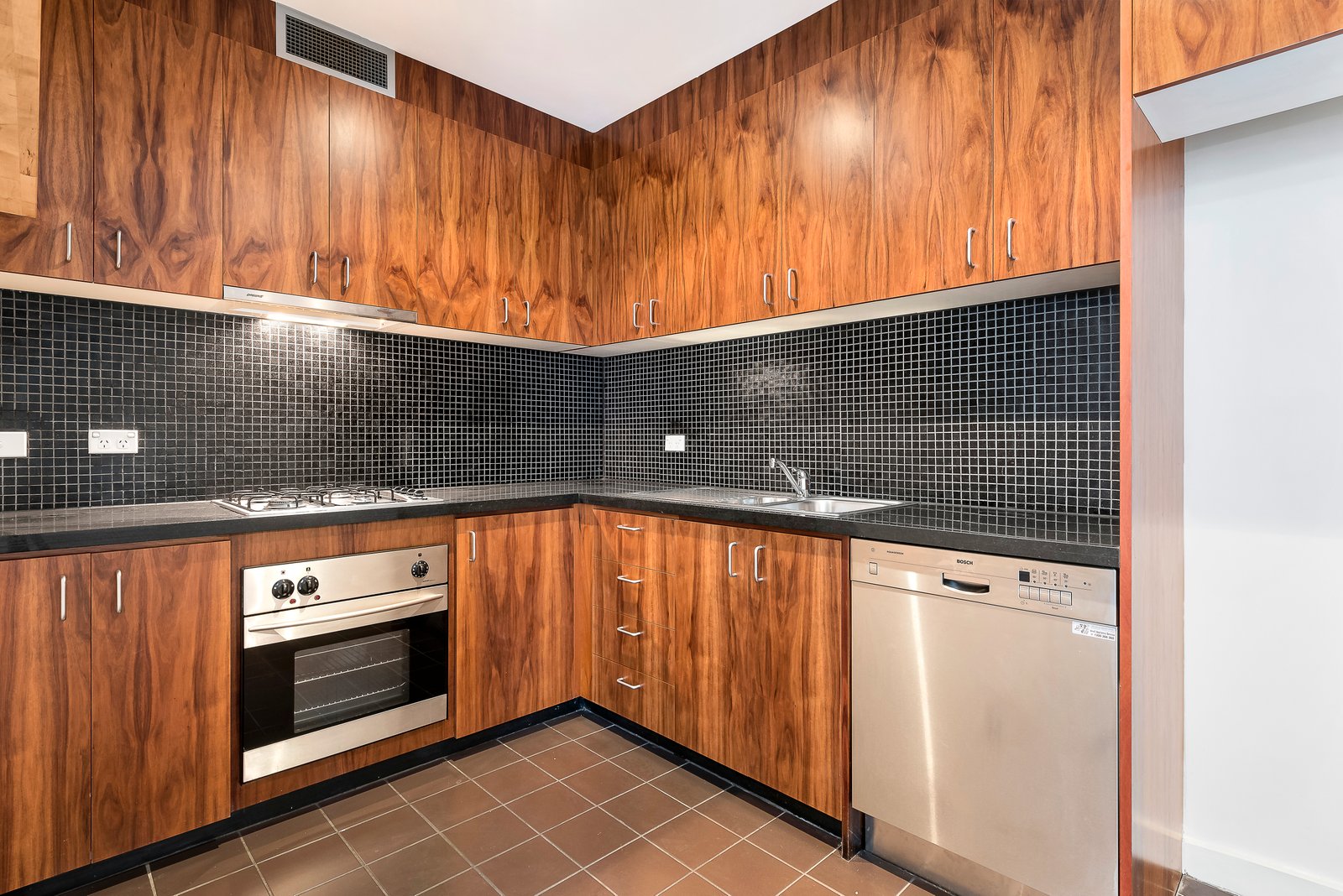 Gallery: 38A/352 Canterbury Road