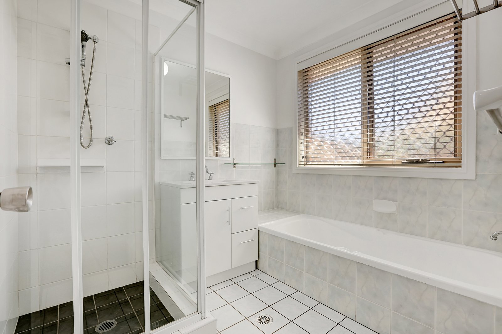 3/9-11 Clive Avenue WARRAWONG 6