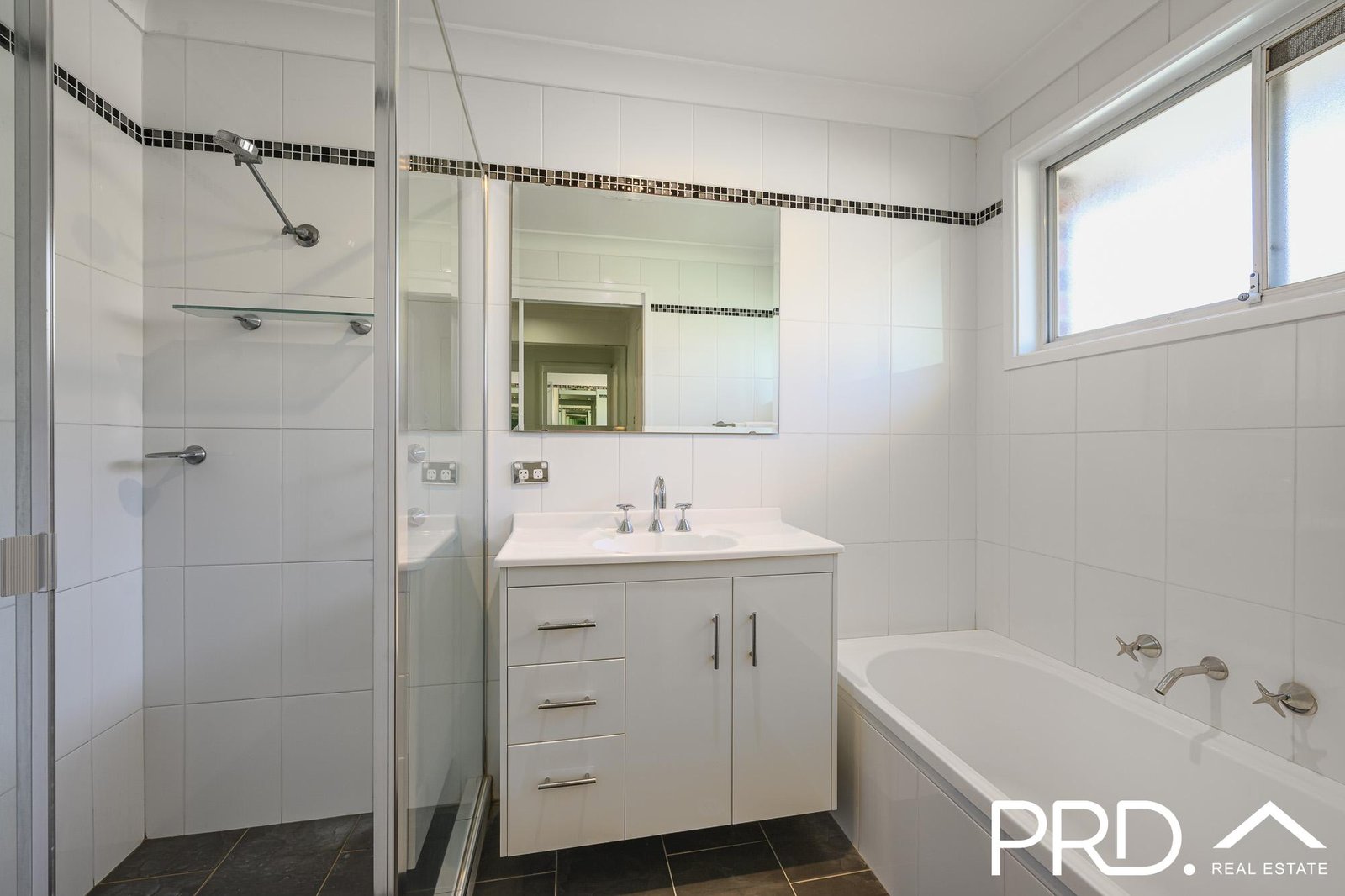 39 Amiens Avenue MILPERRA 8