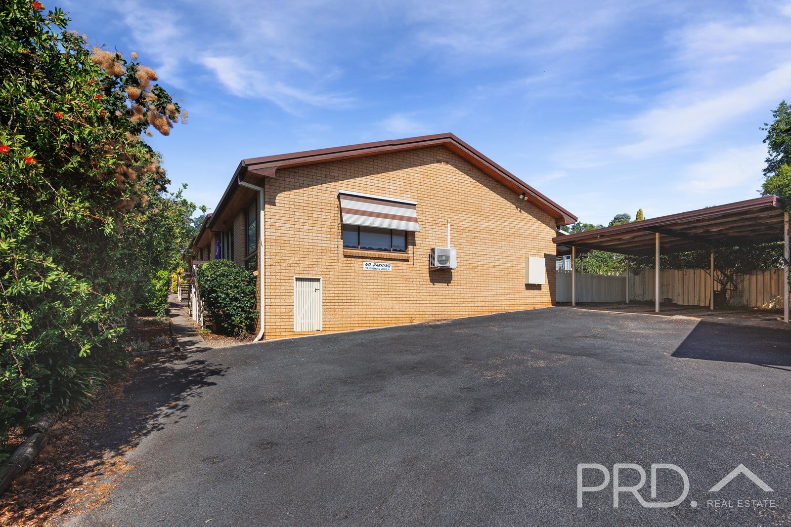 3/9 Anderson Place TUMUT 12