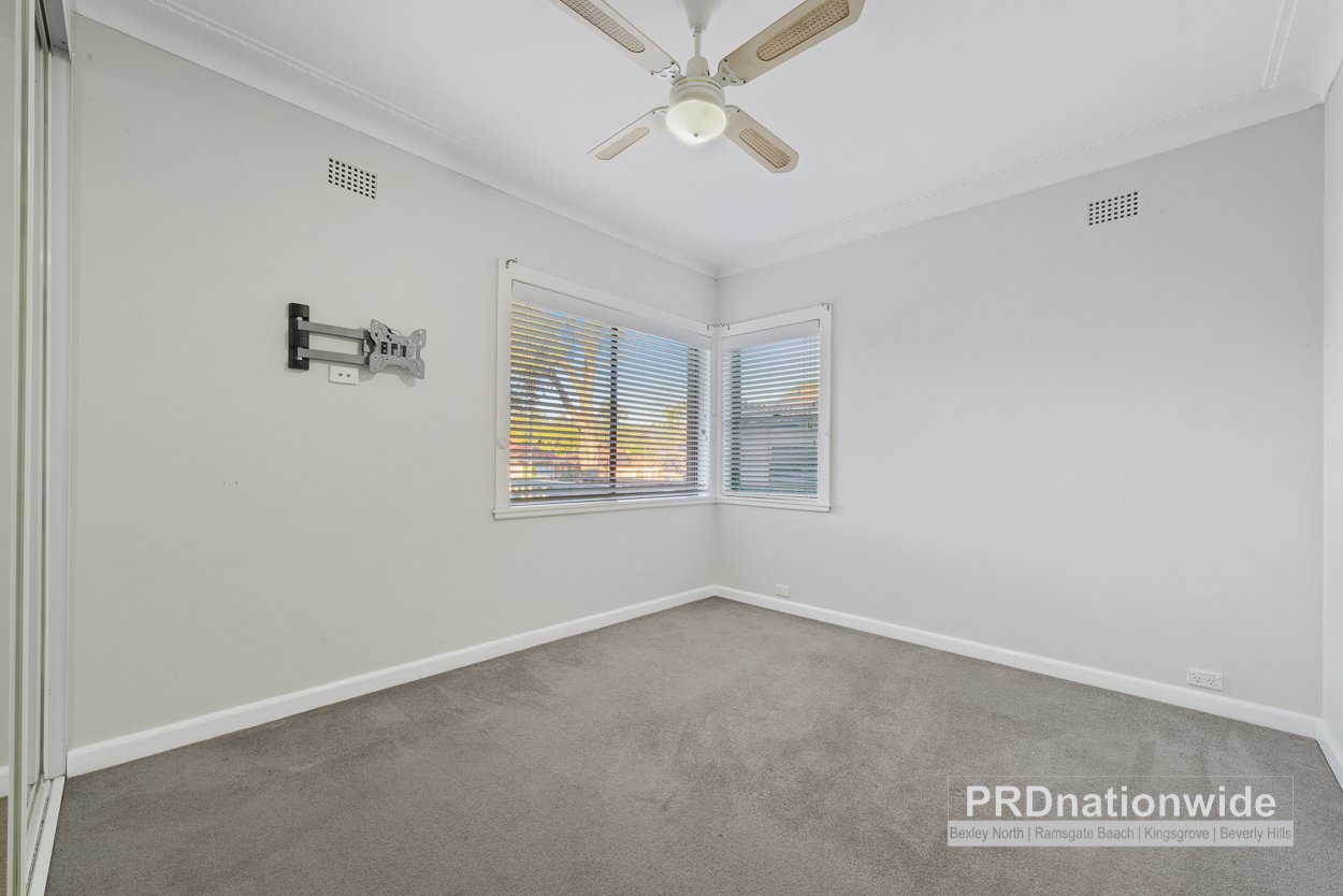 39 Arinya Street KINGSGROVE 5