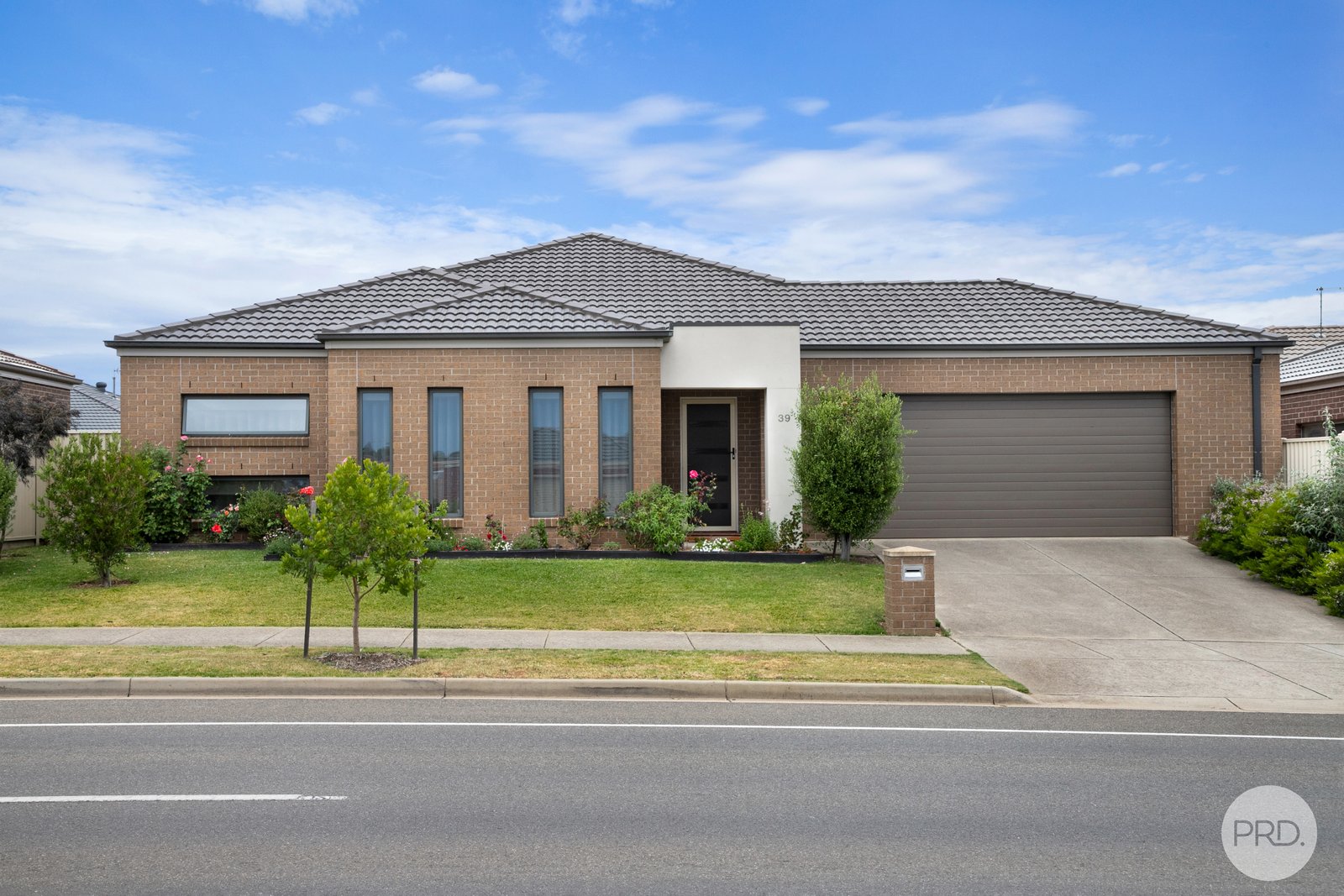 39 Ascot Gardens Drive DELACOMBE 1