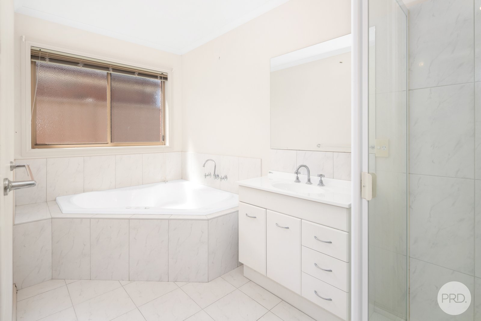 39 Belmar Crescent CANADIAN 9