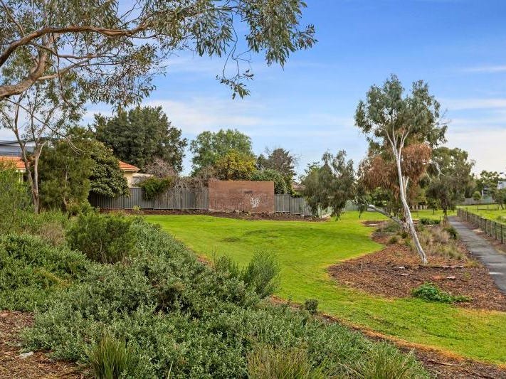 Gallery: 39 Benbow Street