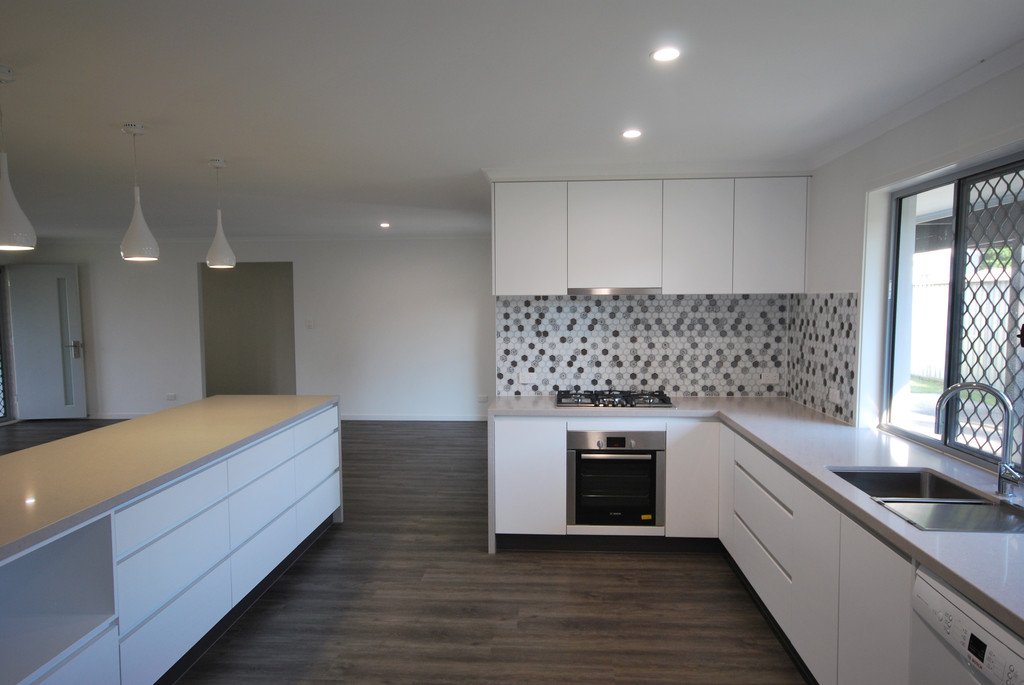 39 Bluejay Street BURLEIGH WATERS 6