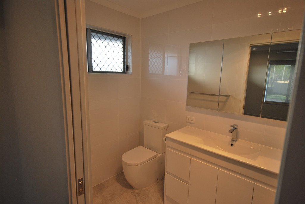39 Bluejay Street BURLEIGH WATERS 12