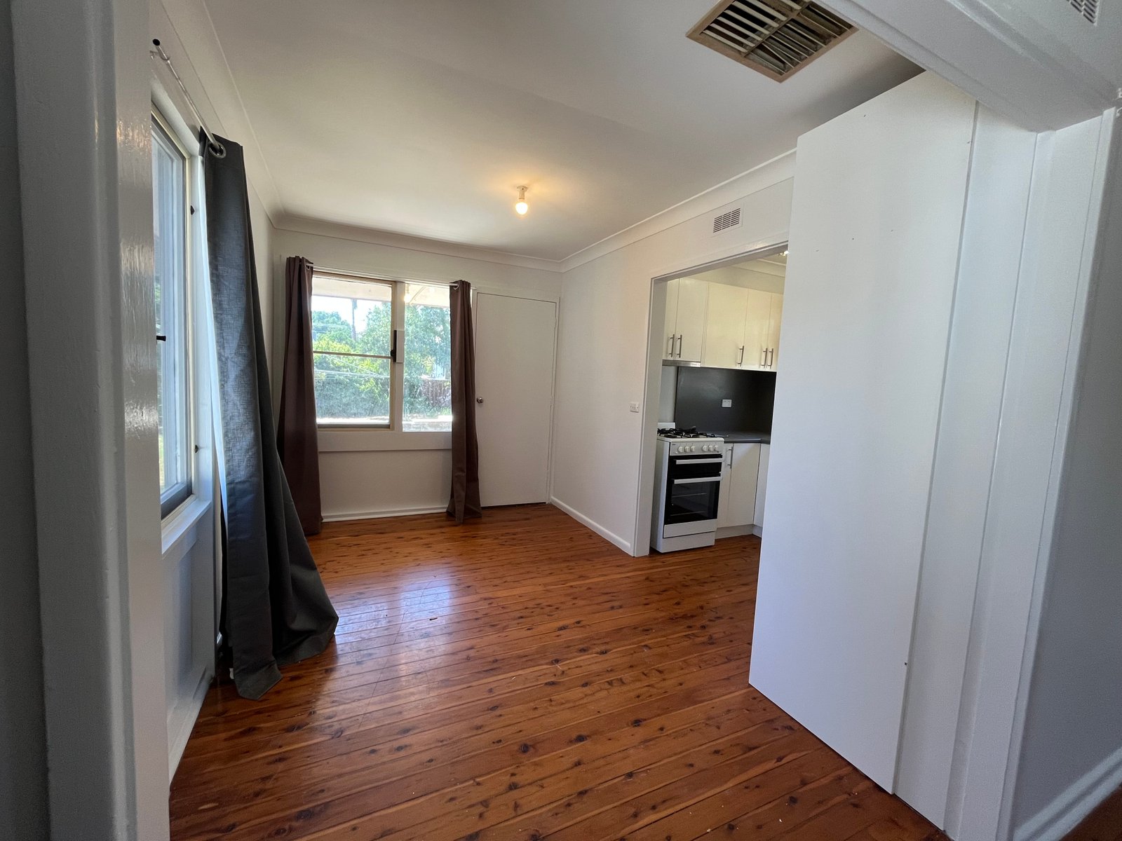 39 Bourne Street TAMWORTH 8