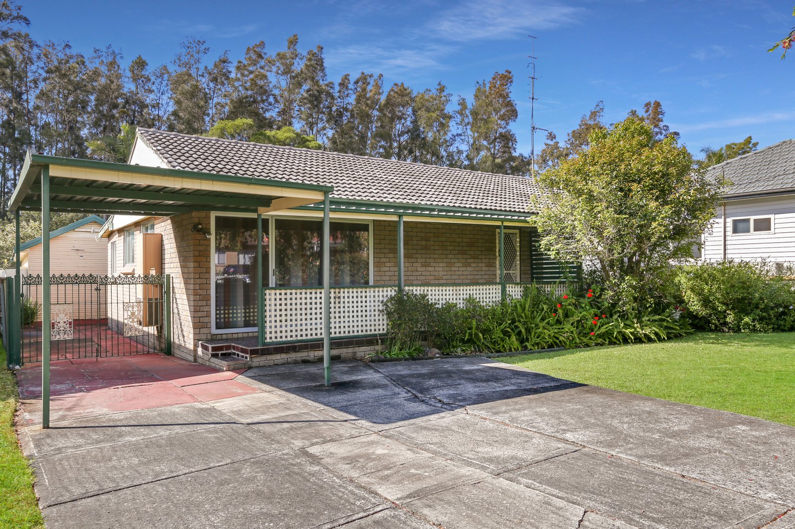 39 Brook Street DAPTO 2