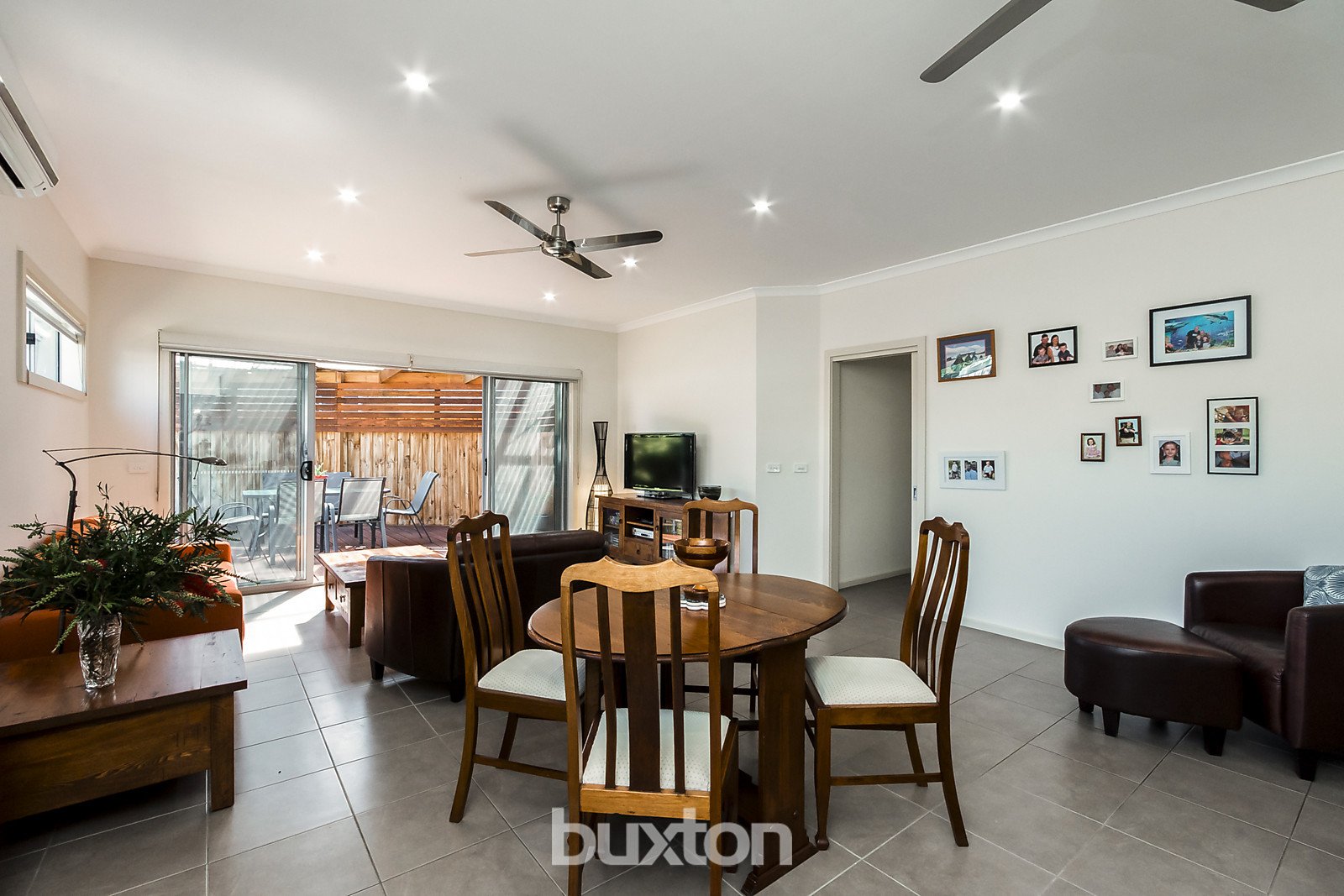 Gallery: 3/9 Carruthers Court