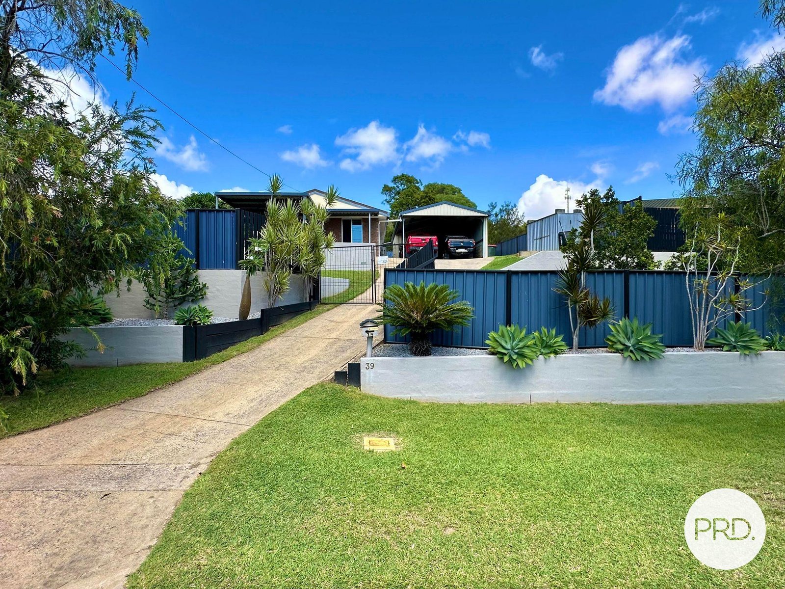 39 Centenary Drive, BOYNE ISLAND QLD 4680