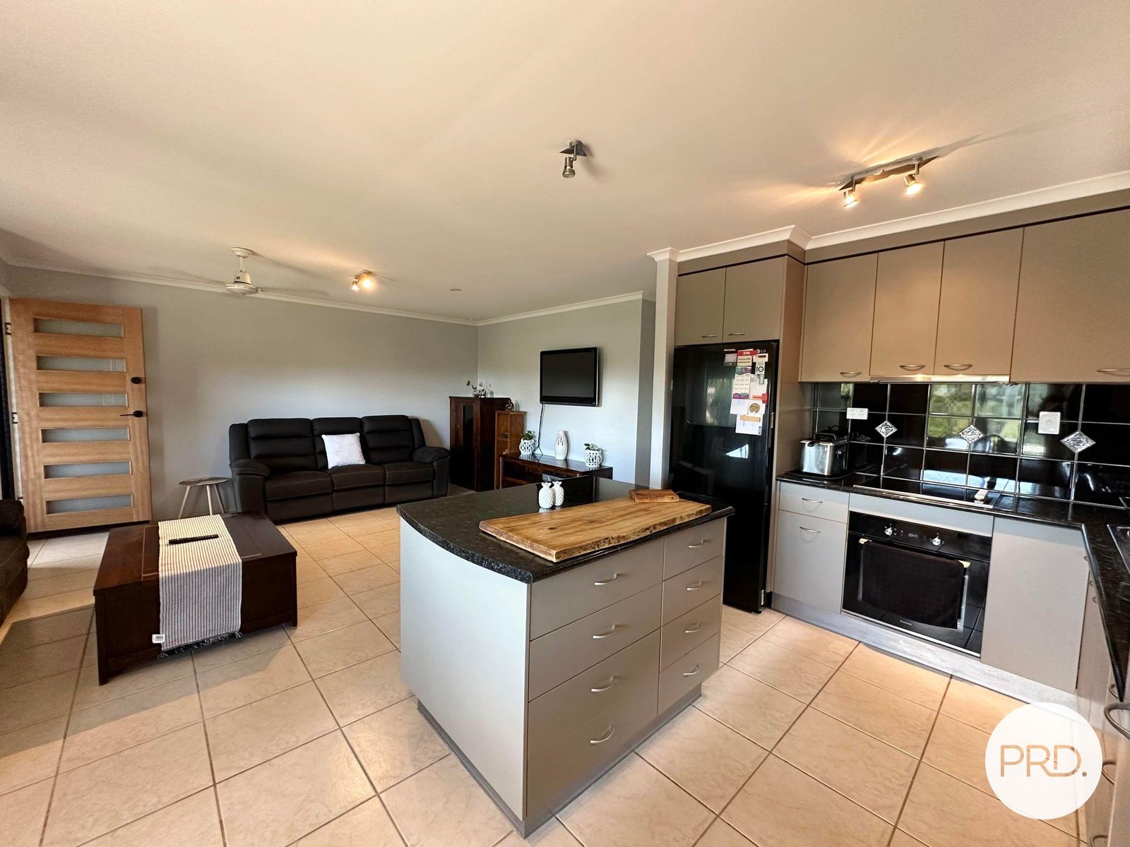 39 Centenary Drive, BOYNE ISLAND QLD 4680