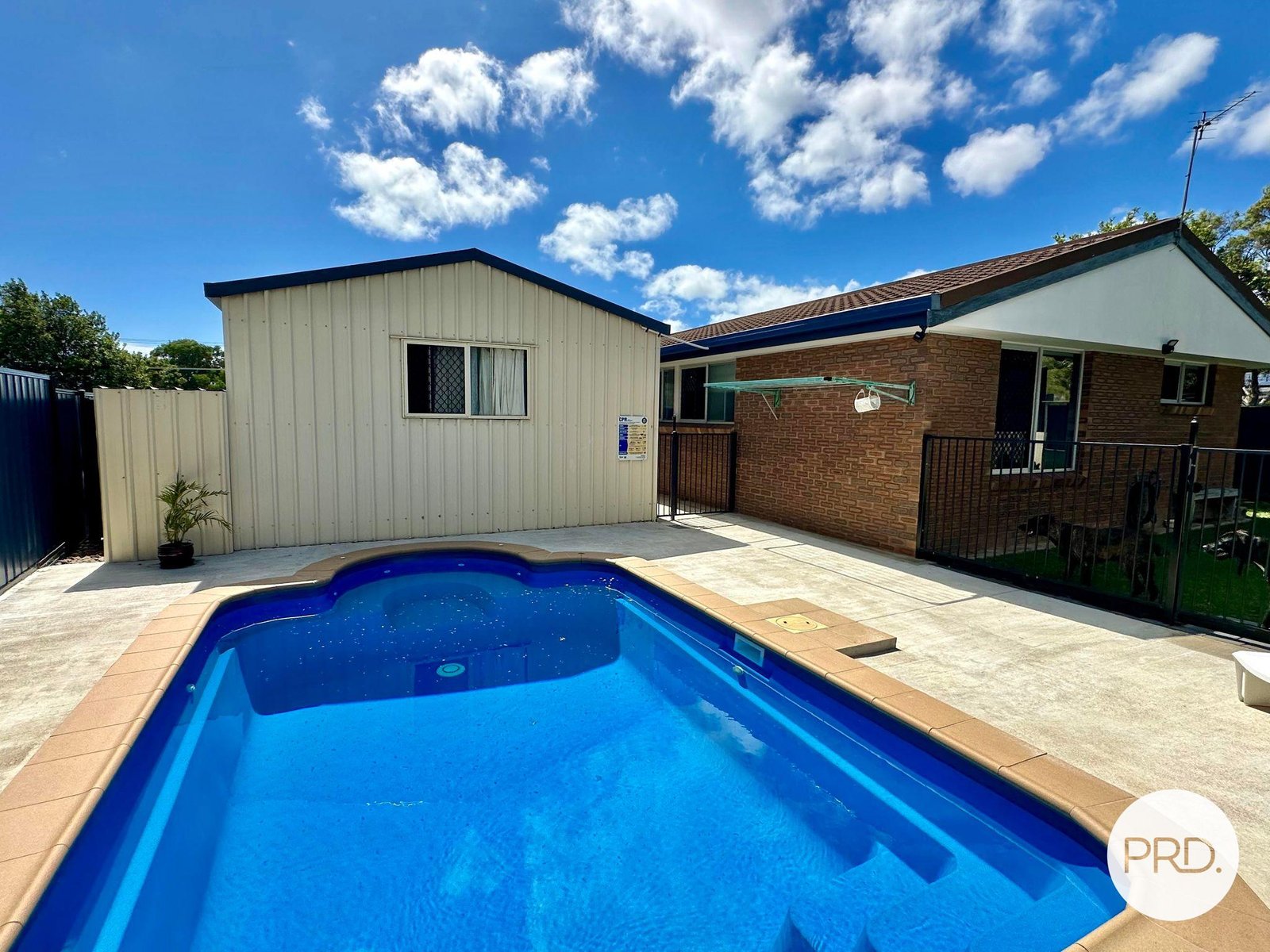 39 Centenary Drive, BOYNE ISLAND QLD 4680