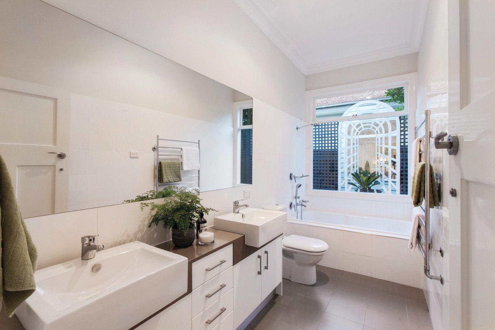 39 Charles Street, Glen Iris, VIC