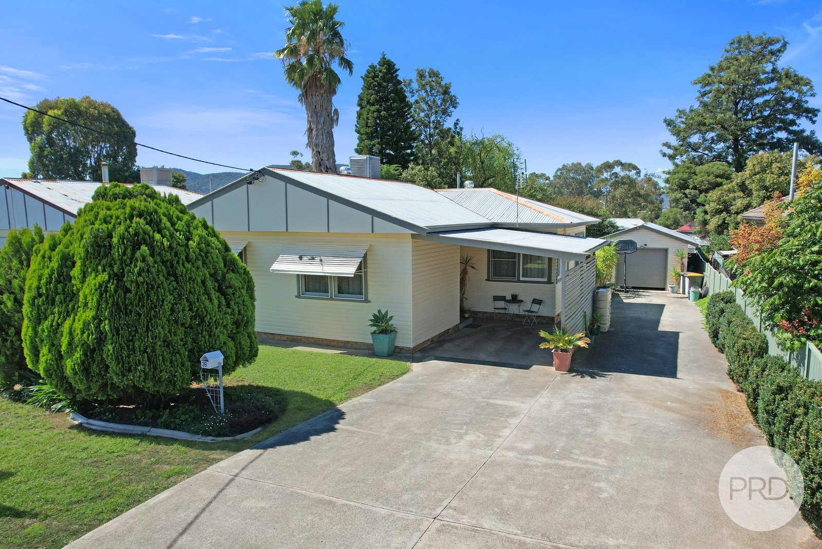 39 Churchill Street TAMWORTH 2