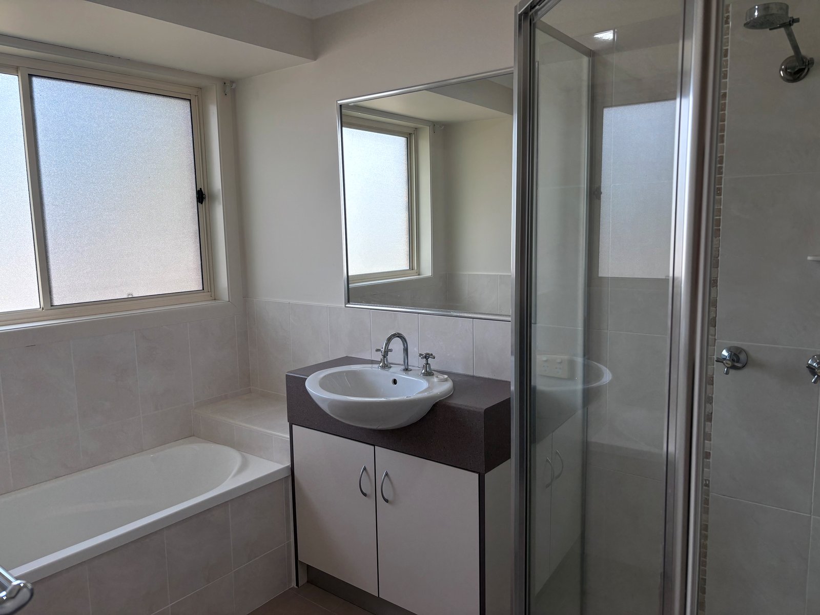 3/9 Cope Street CASINO 8