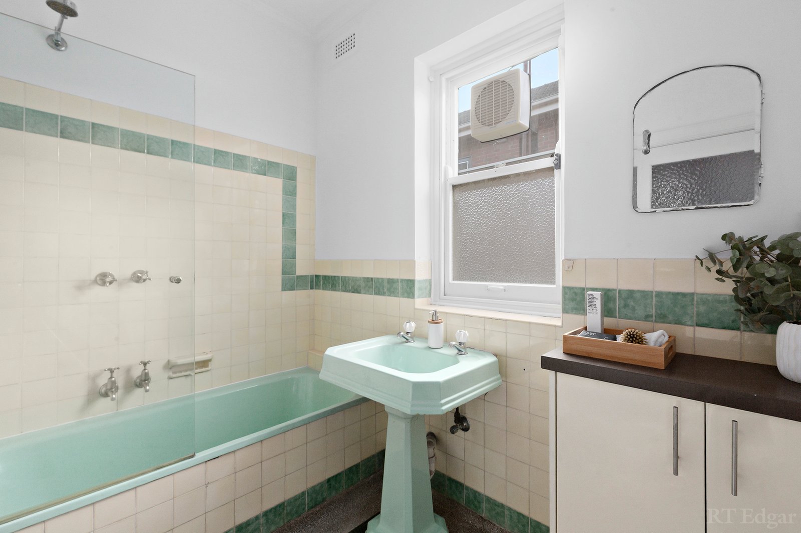 Real Estate and Property in 3/9 Coppin Grove, Hawthorn, VIC