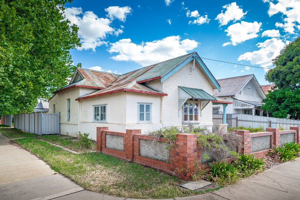 39 Crampton Street WAGGA WAGGA 2