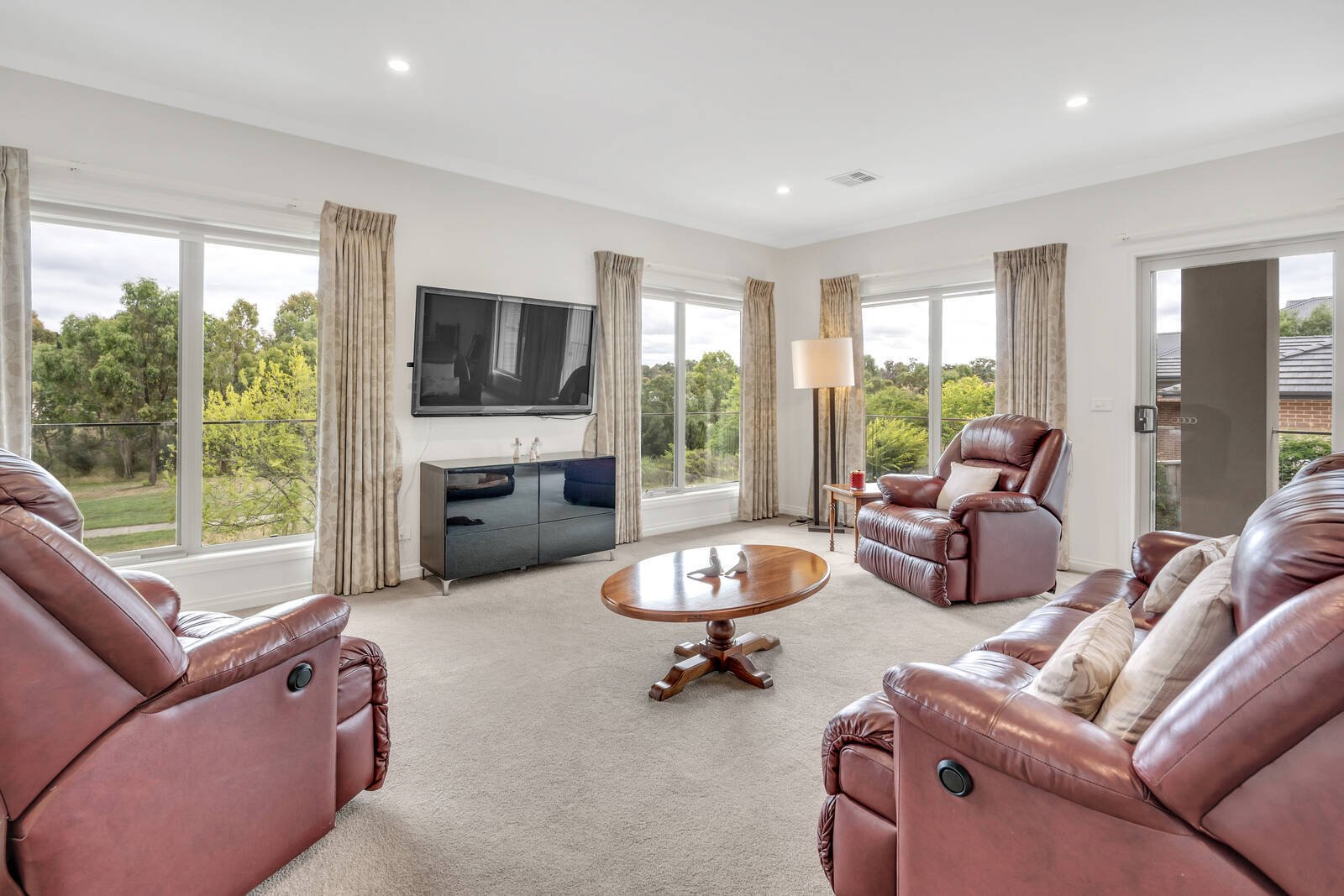 Real Estate and Property in 39 Dumbarton Way, Gisborne, VIC