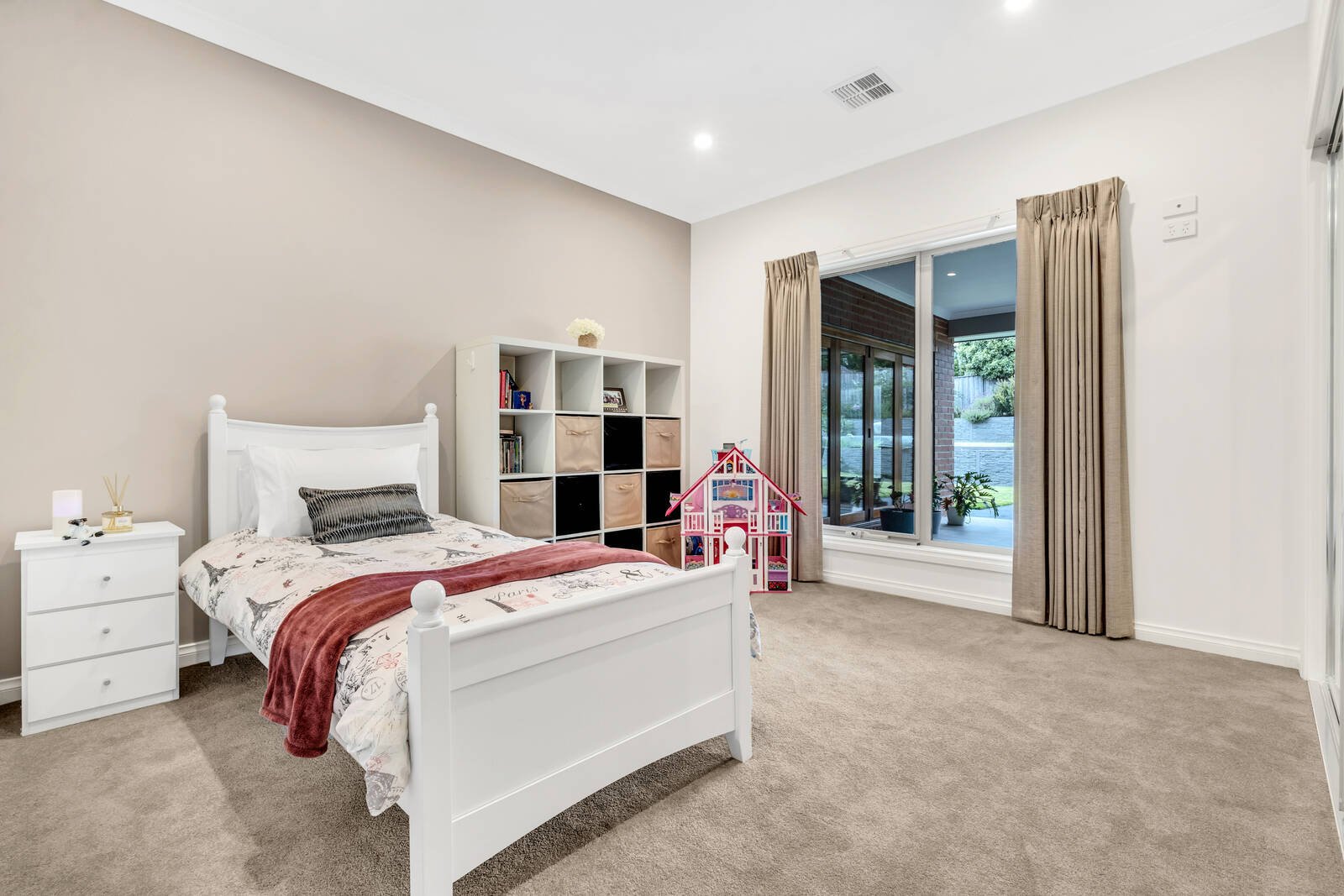 Real Estate and Property in 39 Dumbarton Way, Gisborne, VIC