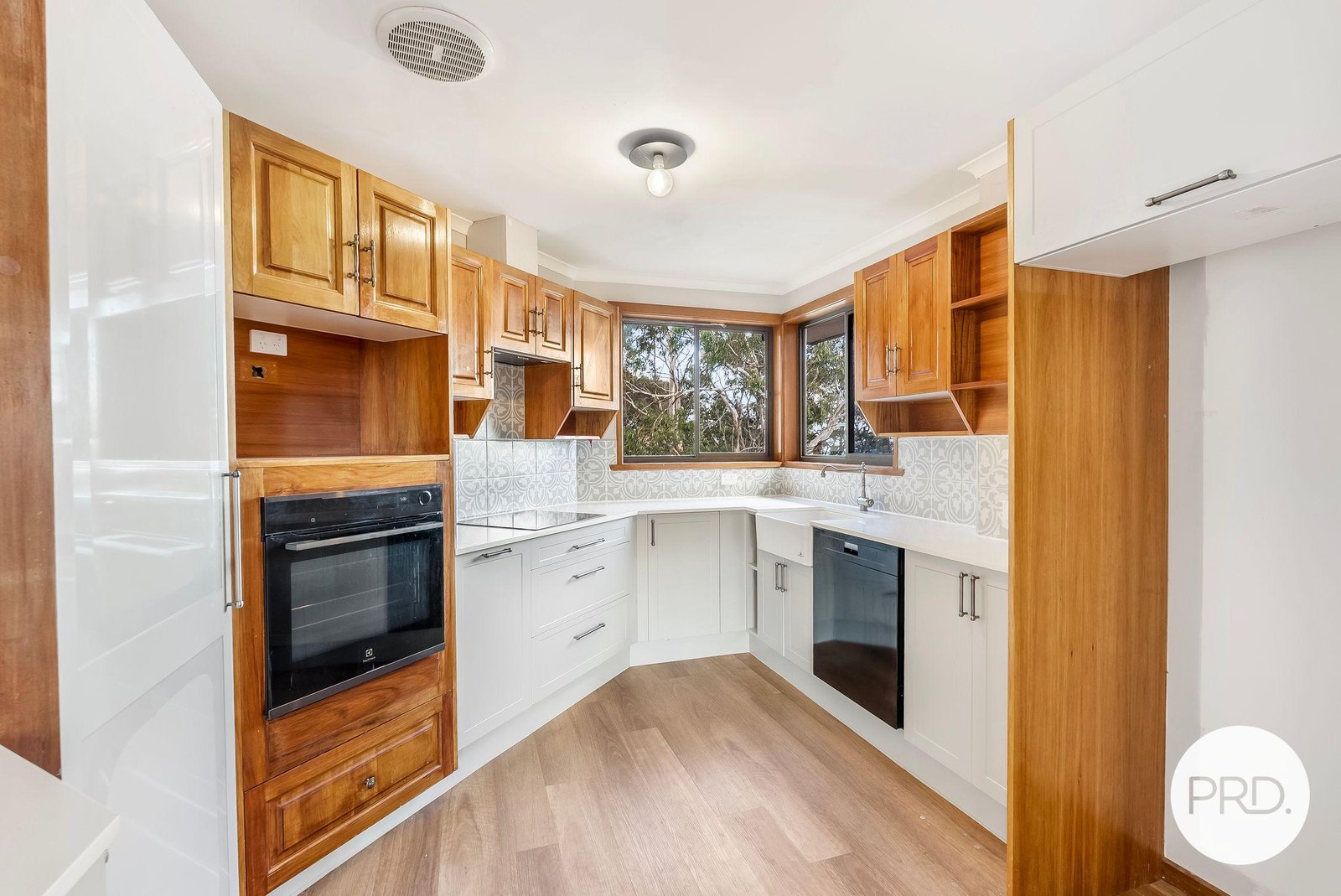 3/9 Eyrie Close HOWRAH 2