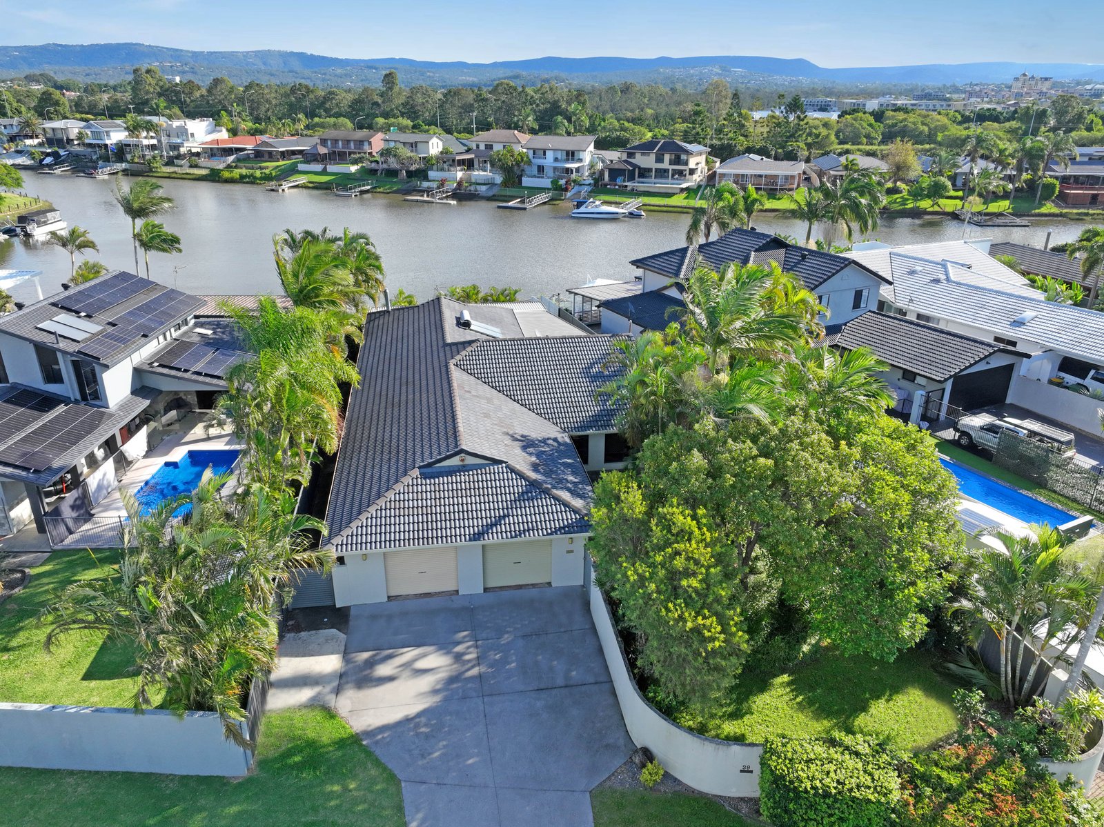 39 Fitzwillam St CARRARA 2