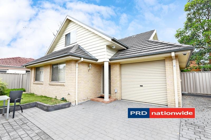 3/9 French Street KINGSWOOD 2