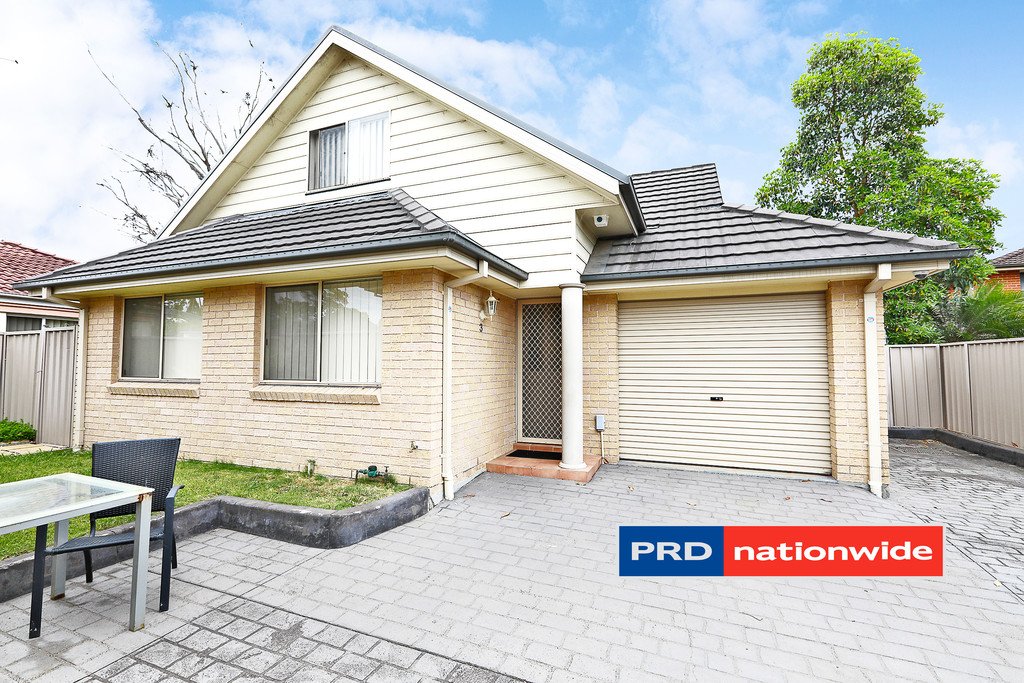 3/9 French Street KINGSWOOD 1